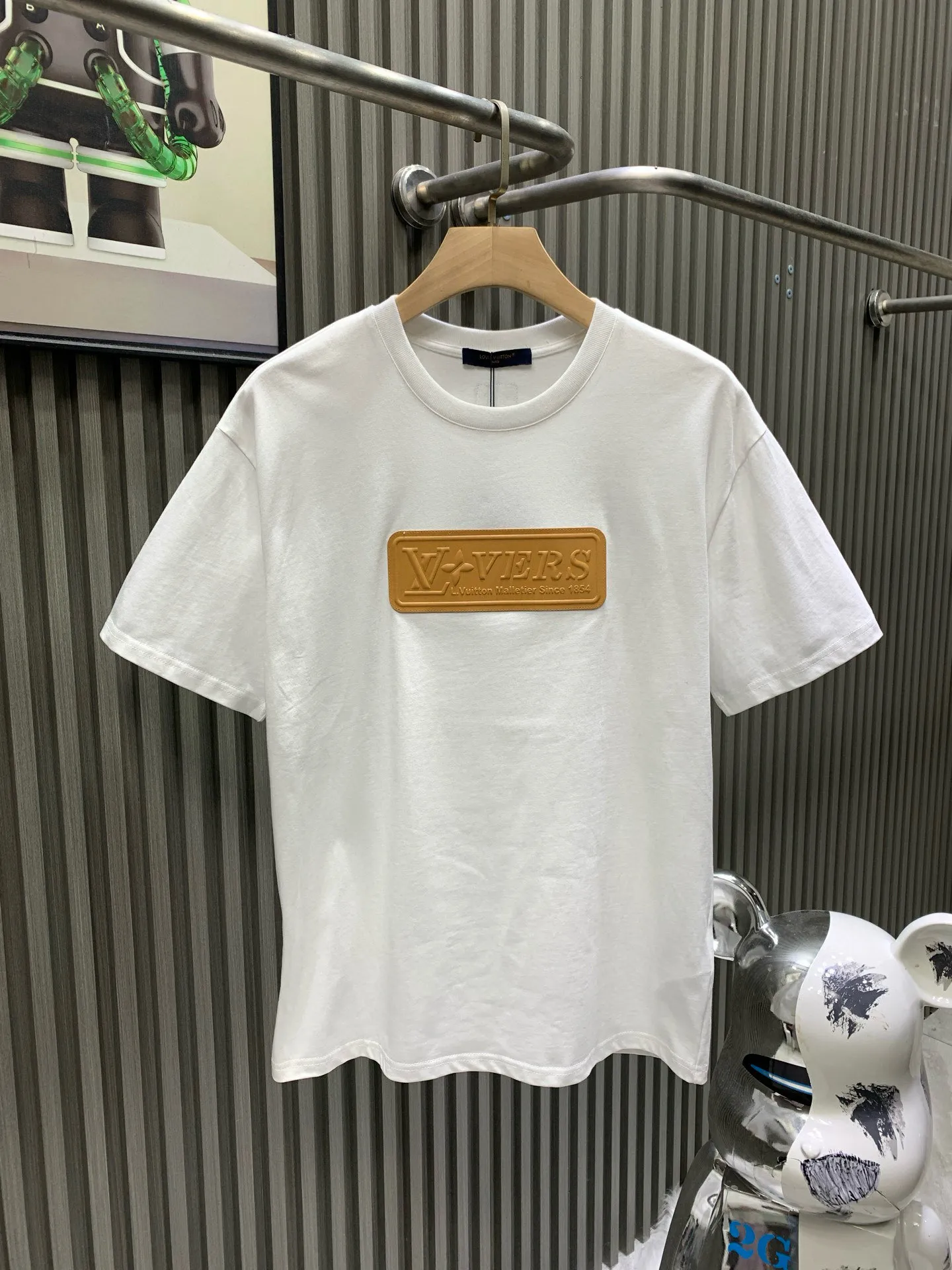 🅿️230 white